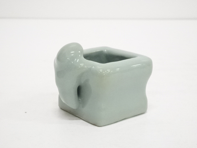 JAPANESE TEA CEREMONY / CELADON FUTA OKI(LID REST)